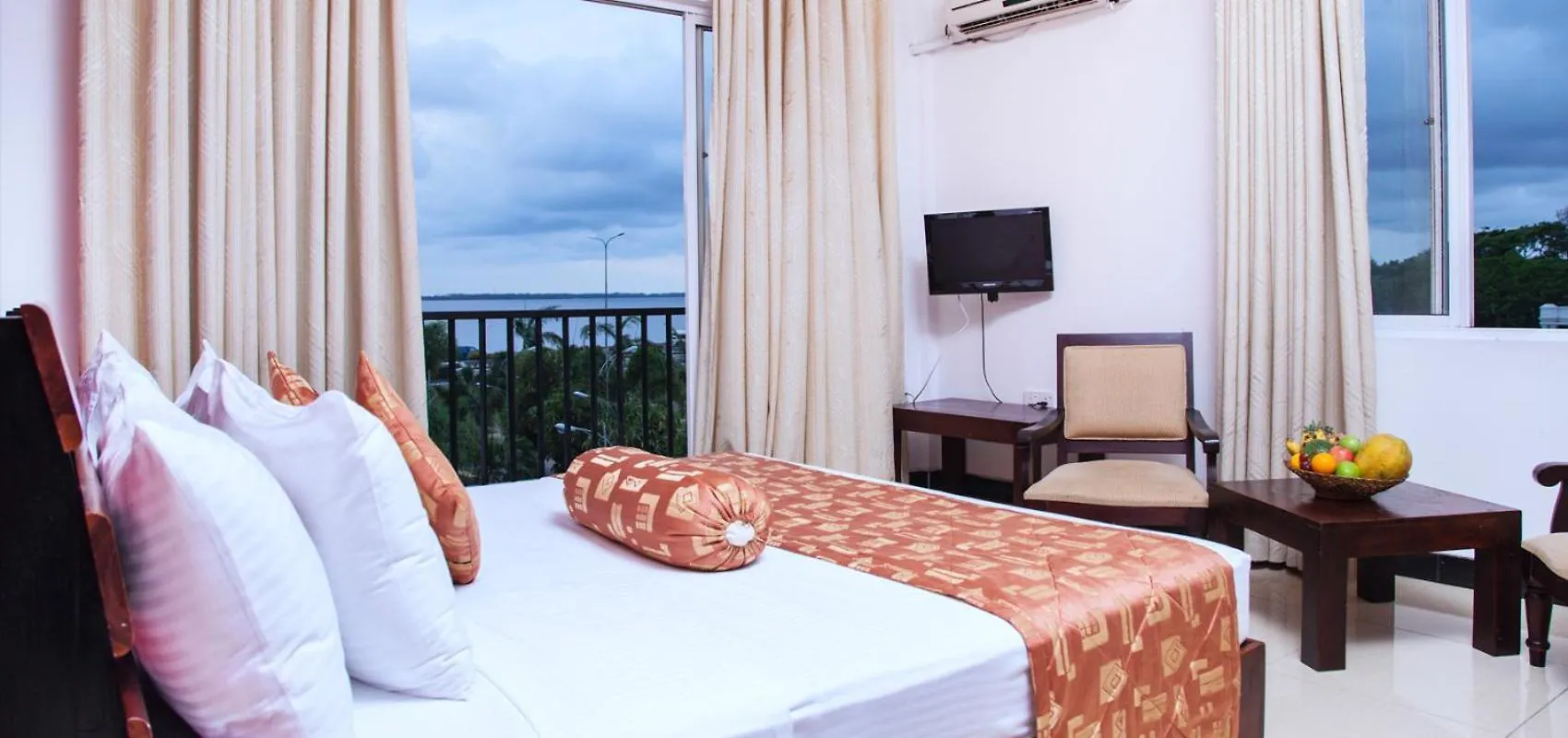 Hotel Onreech Katunayake Sri Lanka